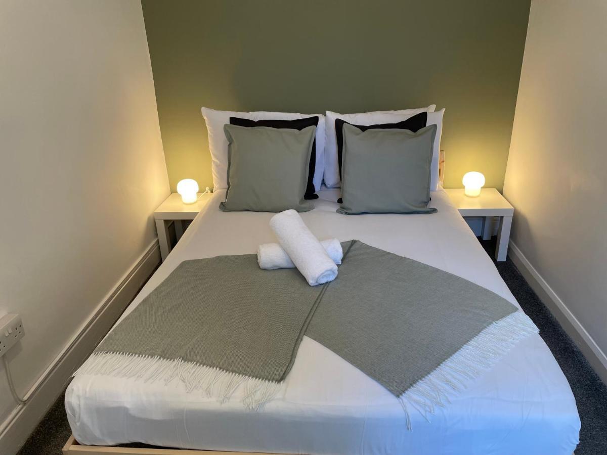 Kitchener - Wonderful 2-Bedroom Apt Sleeps 5 Free Parking Free Wifi Gateshead Buitenkant foto