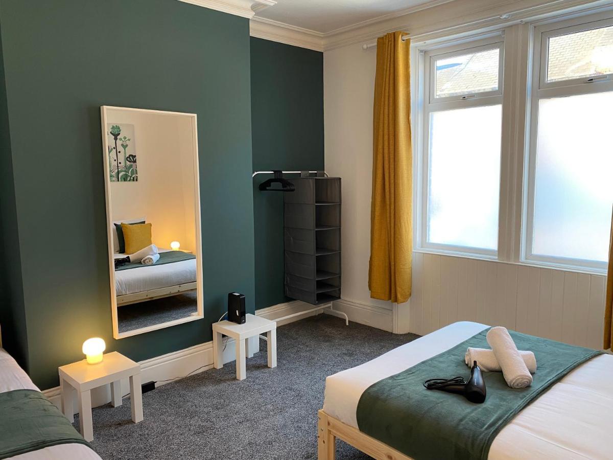Kitchener - Wonderful 2-Bedroom Apt Sleeps 5 Free Parking Free Wifi Gateshead Buitenkant foto