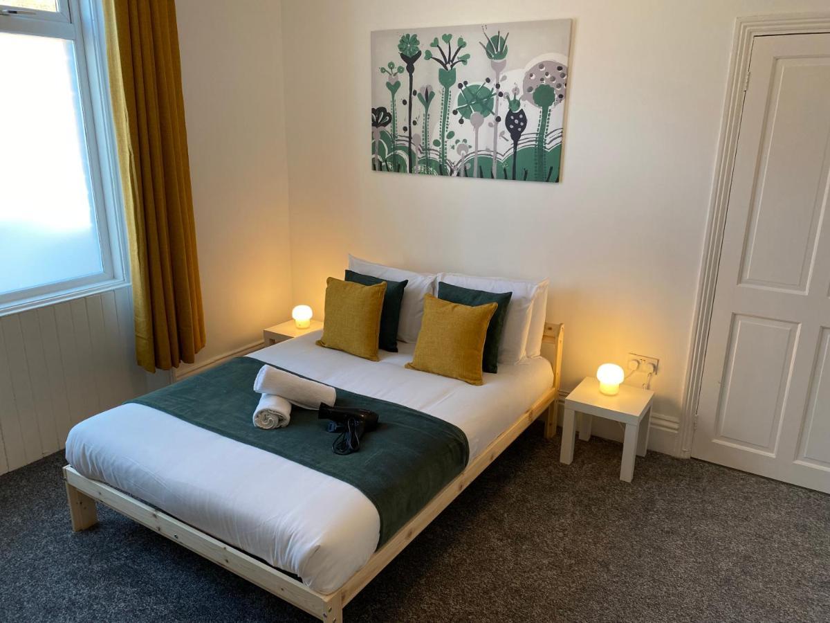 Kitchener - Wonderful 2-Bedroom Apt Sleeps 5 Free Parking Free Wifi Gateshead Buitenkant foto